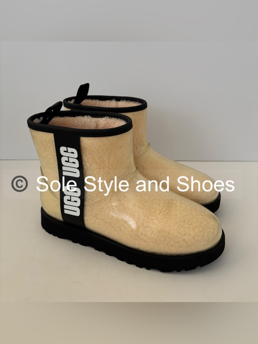 UGG Classic Clear Mini Rain Boots Natural Size 7